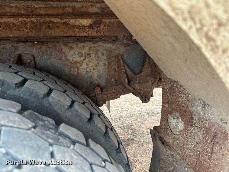 image for item LO9464 2011 International  7300 FSA bucket truck