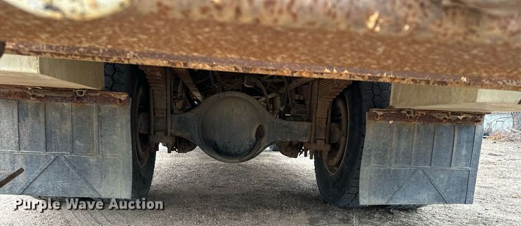 image for item LO9464 2011 International  7300 FSA bucket truck