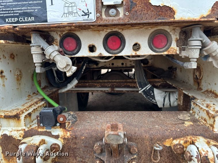 image for item LO9464 2011 International  7300 FSA bucket truck