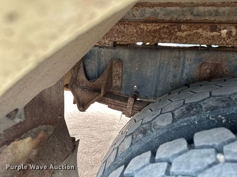 image for item LO9464 2011 International  7300 FSA bucket truck