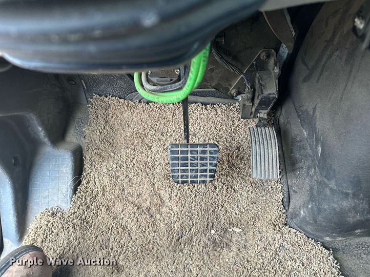 image for item LO9464 2011 International  7300 FSA bucket truck