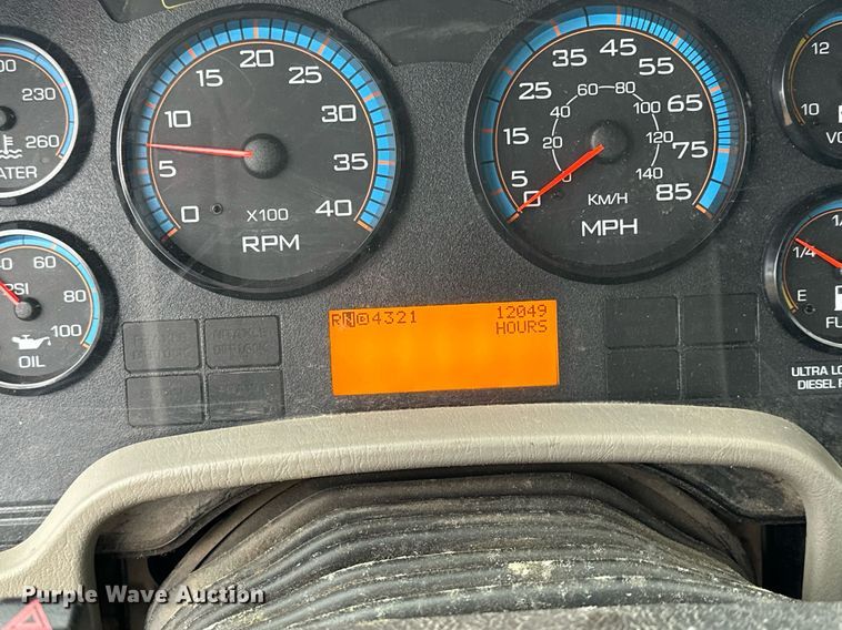 image for item LO9464 2011 International  7300 FSA bucket truck