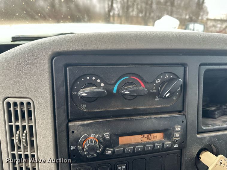 image for item LO9464 2011 International  7300 FSA bucket truck