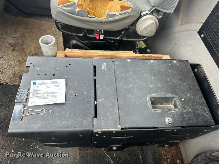 image for item LO9464 2011 International  7300 FSA bucket truck