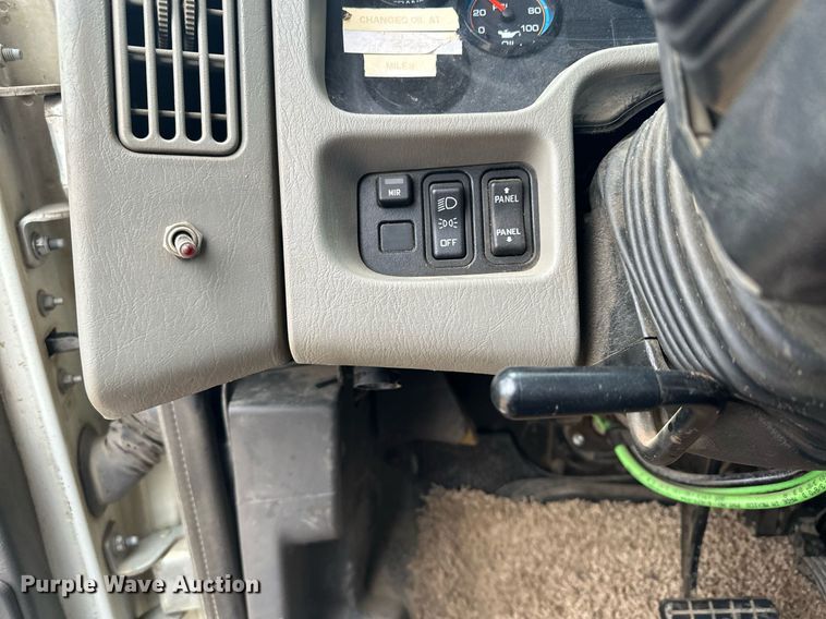 image for item LO9464 2011 International  7300 FSA bucket truck