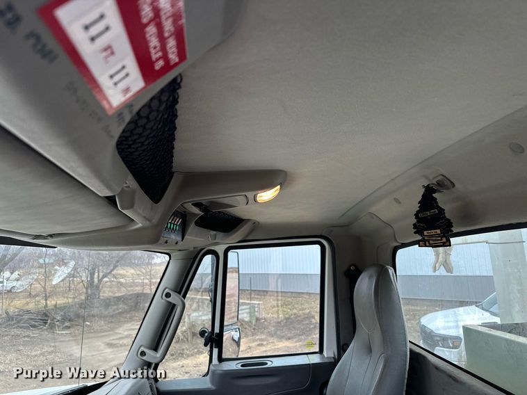 image for item LO9464 2011 International  7300 FSA bucket truck