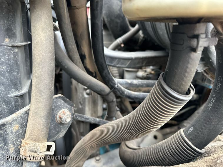 image for item LO9464 2011 International  7300 FSA bucket truck