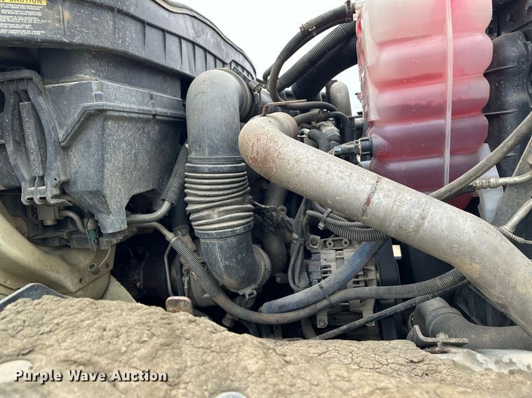 image for item LO9464 2011 International  7300 FSA bucket truck