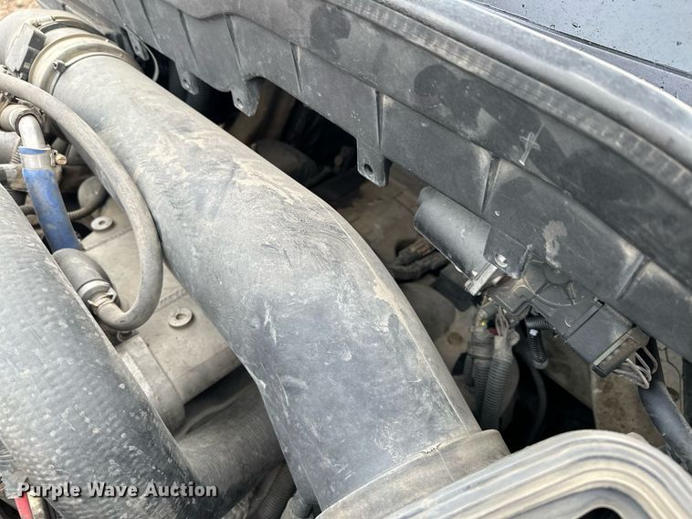 image for item LO9464 2011 International  7300 FSA bucket truck