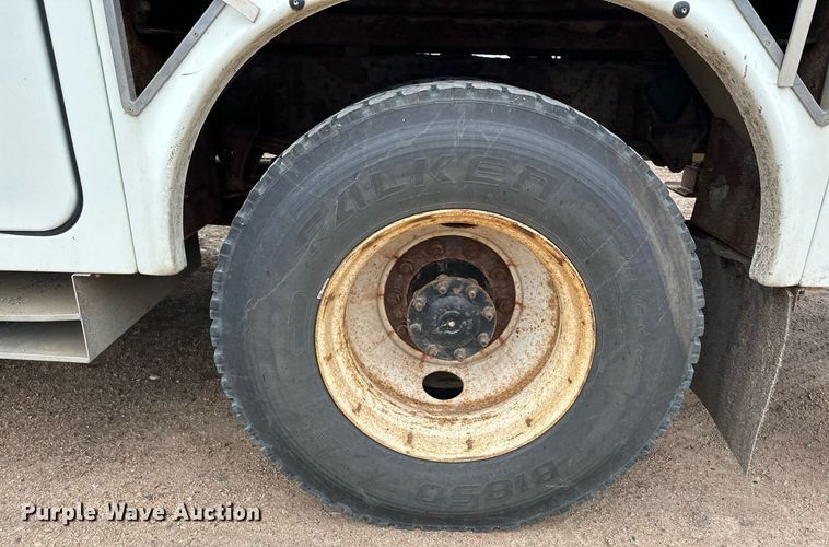 image for item LO9464 2011 International  7300 FSA bucket truck