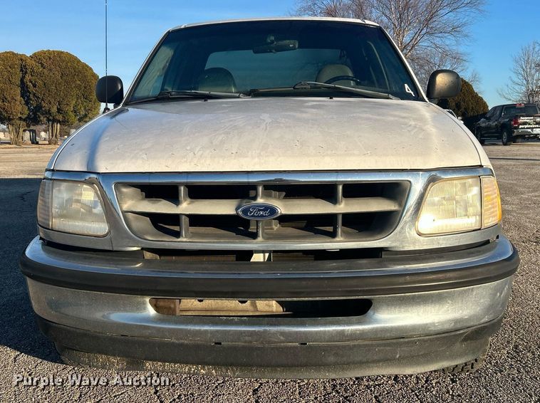 image for item NB9315 1998 Ford F150 SuperCab pickup truck