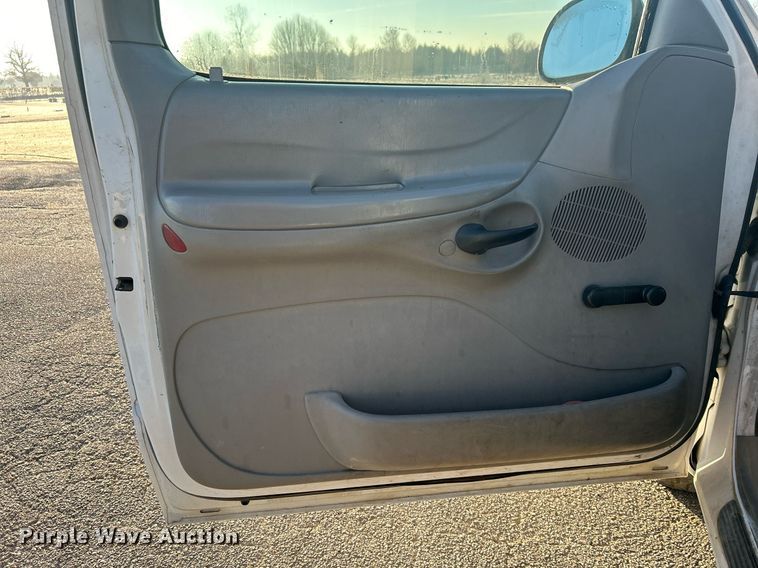 image for item NB9315 1998 Ford F150 SuperCab pickup truck