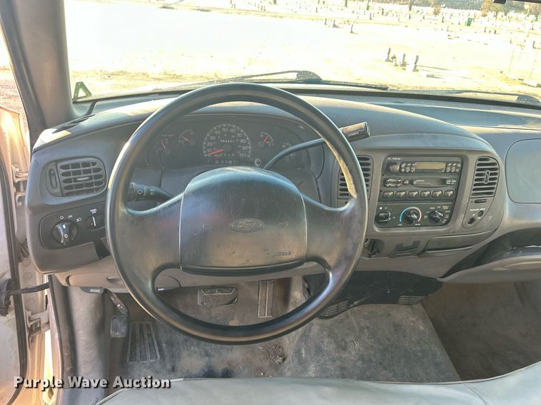 image for item NB9315 1998 Ford F150 SuperCab pickup truck