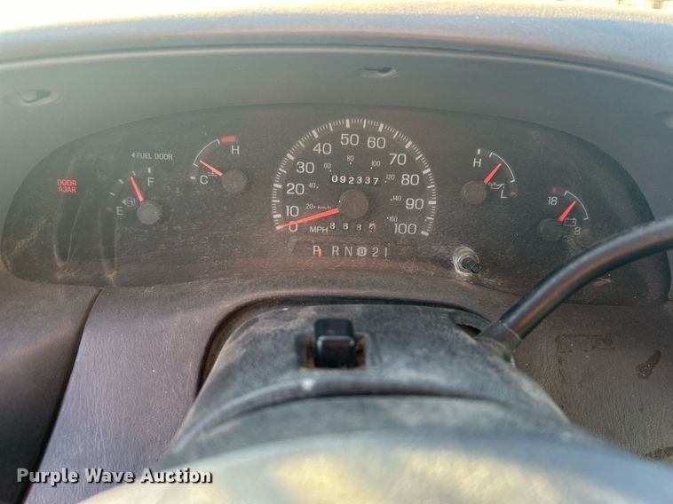 image for item NB9315 1998 Ford F150 SuperCab pickup truck