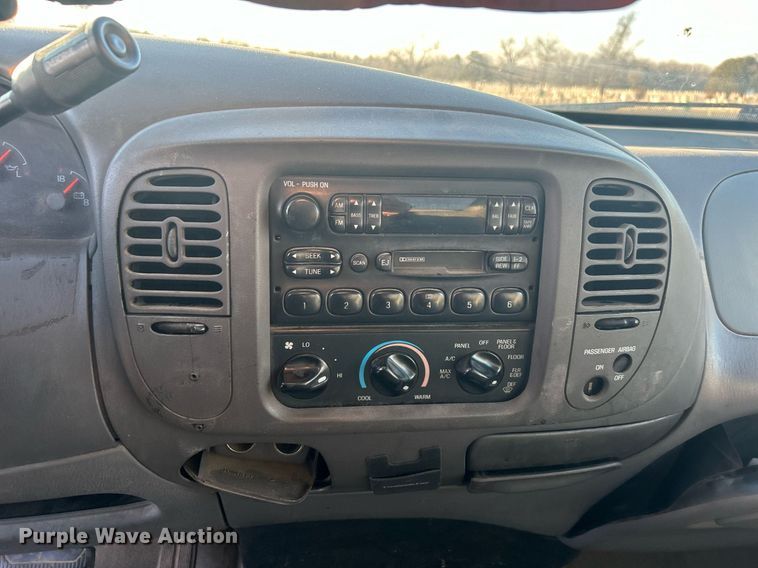 image for item NB9315 1998 Ford F150 SuperCab pickup truck