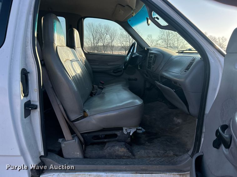 image for item NB9315 1998 Ford F150 SuperCab pickup truck