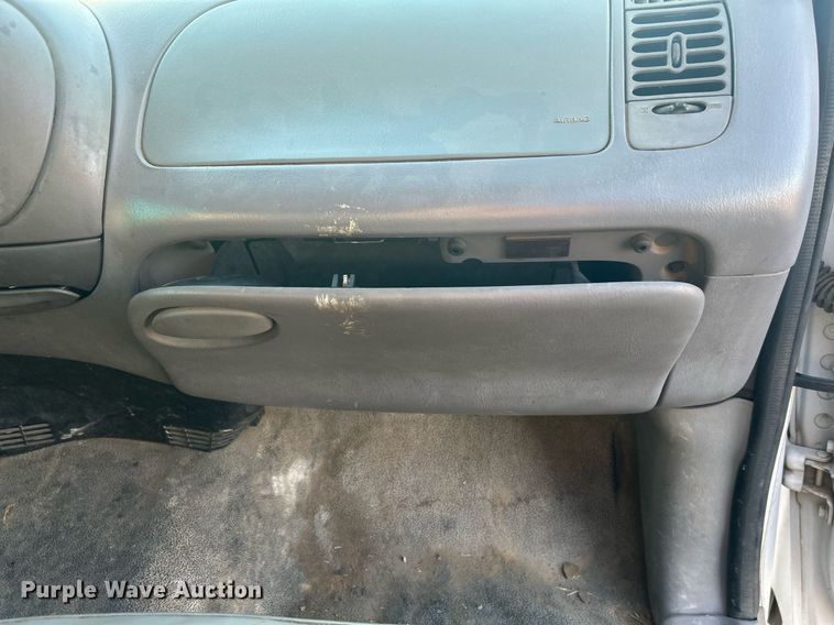 image for item NB9315 1998 Ford F150 SuperCab pickup truck