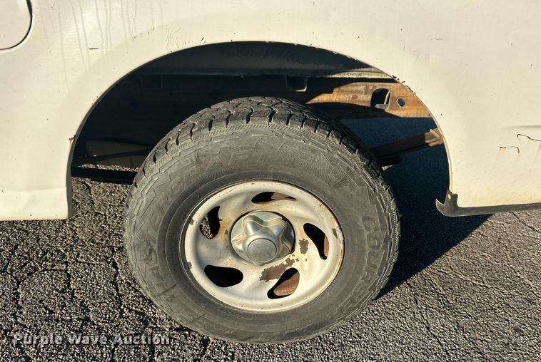 image for item NB9315 1998 Ford F150 SuperCab pickup truck