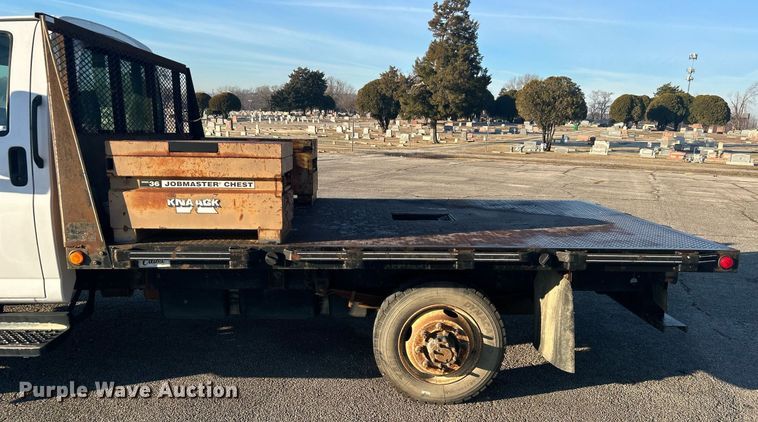 image for item NB9316 2004 Chevrolet  C4500 flatbed truck