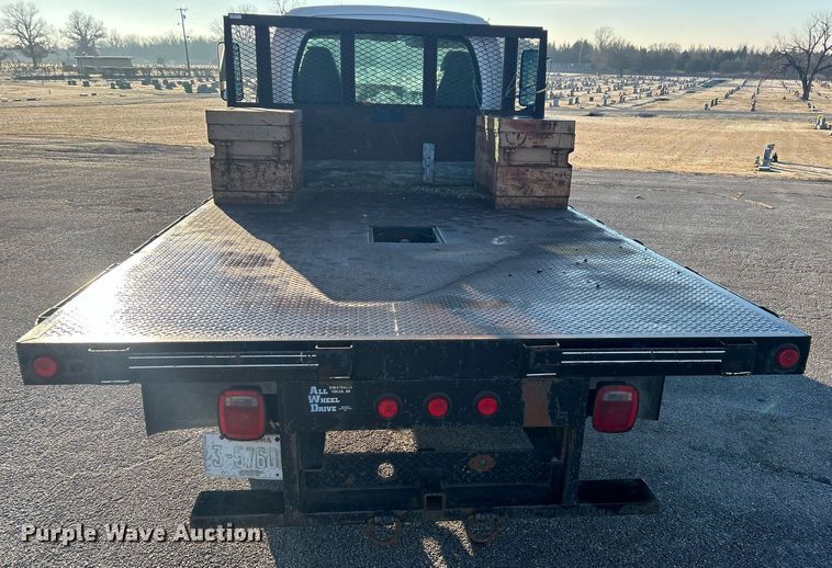 image for item NB9316 2004 Chevrolet  C4500 flatbed truck