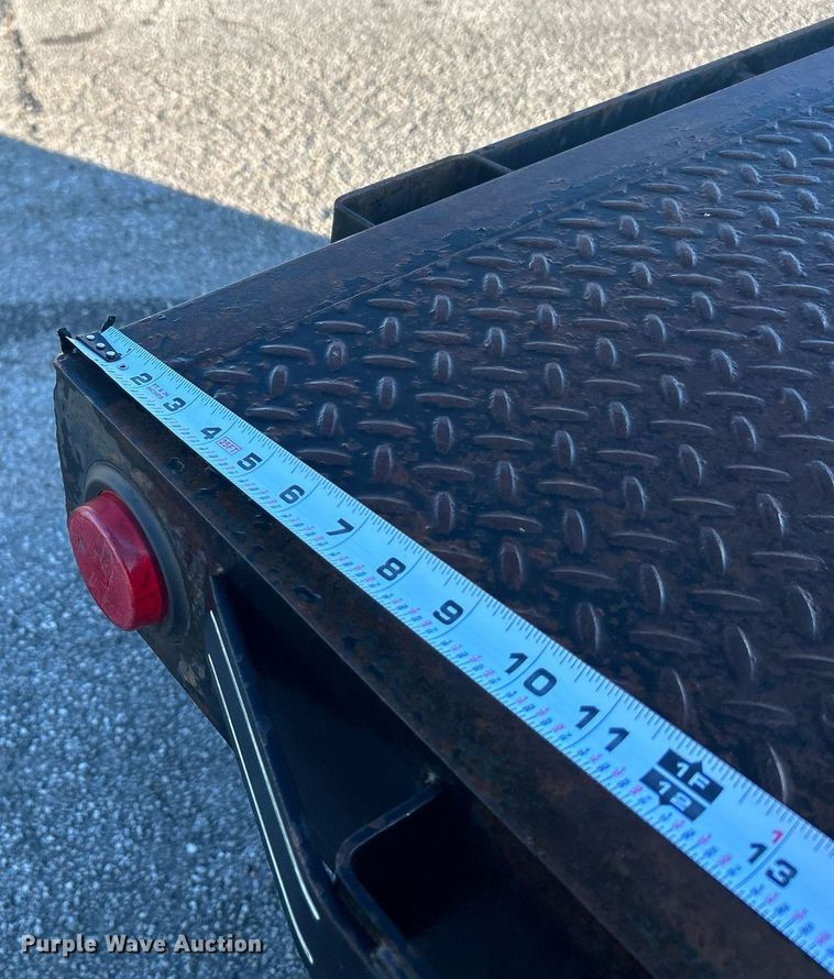 image for item NB9316 2004 Chevrolet  C4500 flatbed truck