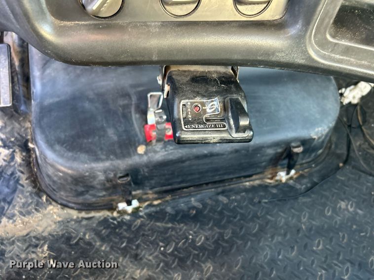 image for item NB9316 2004 Chevrolet  C4500 flatbed truck