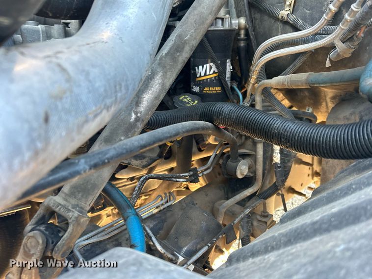 image for item NB9316 2004 Chevrolet  C4500 flatbed truck