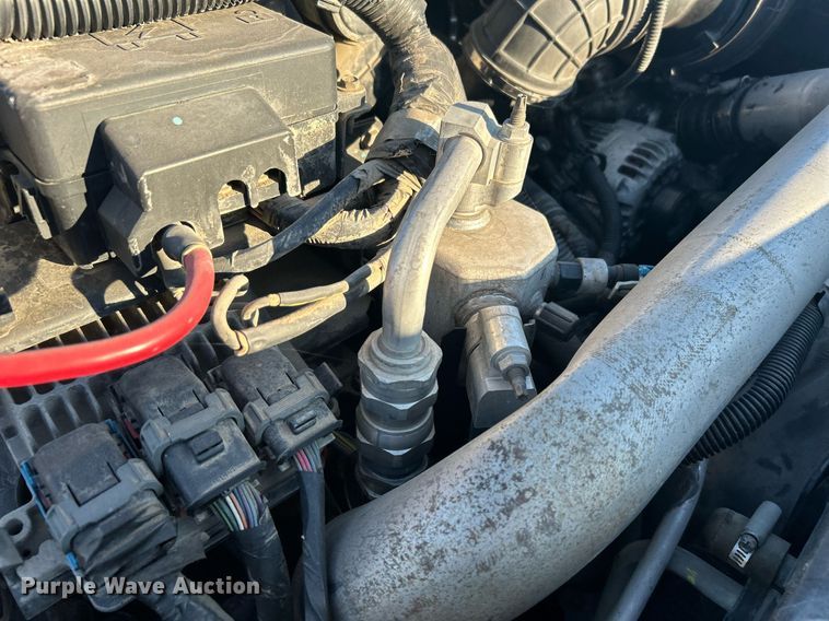 image for item NB9316 2004 Chevrolet  C4500 flatbed truck