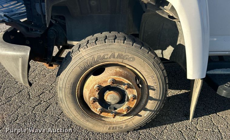 image for item NB9316 2004 Chevrolet  C4500 flatbed truck