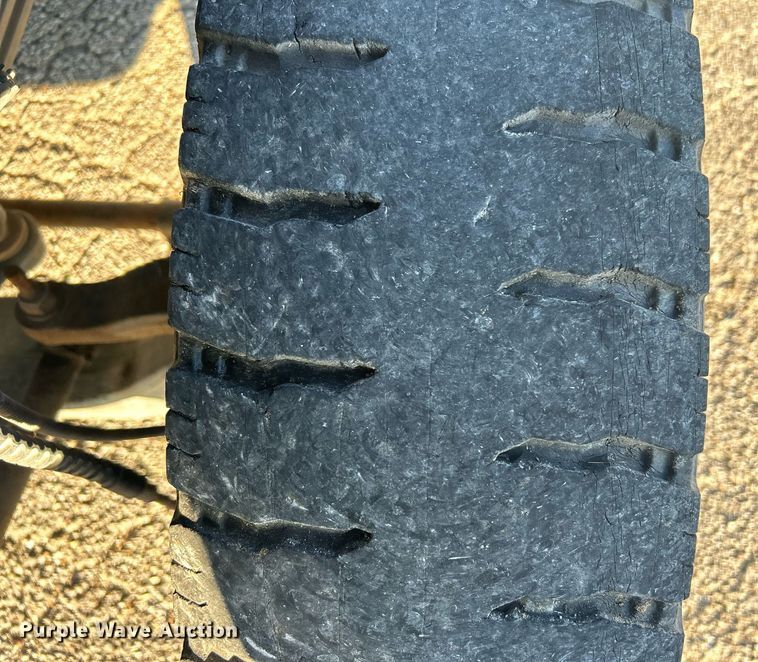 image for item NB9316 2004 Chevrolet  C4500 flatbed truck