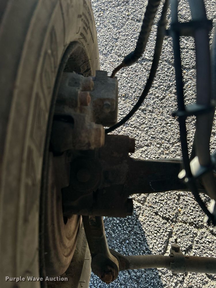 image for item NB9316 2004 Chevrolet  C4500 flatbed truck