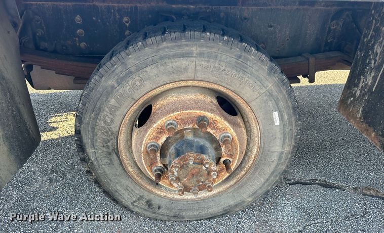 image for item NB9316 2004 Chevrolet  C4500 flatbed truck