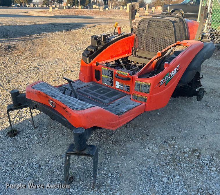 Kubota ZG327 ZTR lawn mower in Sapulpa, OK Item NB9317 for sale