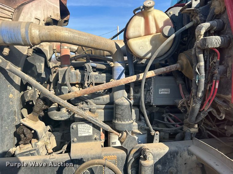 image for item NB9319 2002 Mack RD690P truck cab and chassis