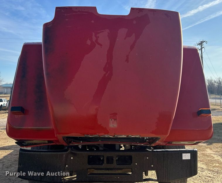 image for item NB9319 2002 Mack RD690P truck cab and chassis