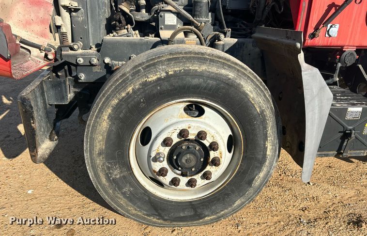 image for item NB9319 2002 Mack RD690P truck cab and chassis