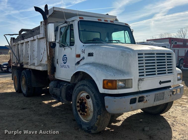 image for item NB9320 1998 International  4900 dump truck
