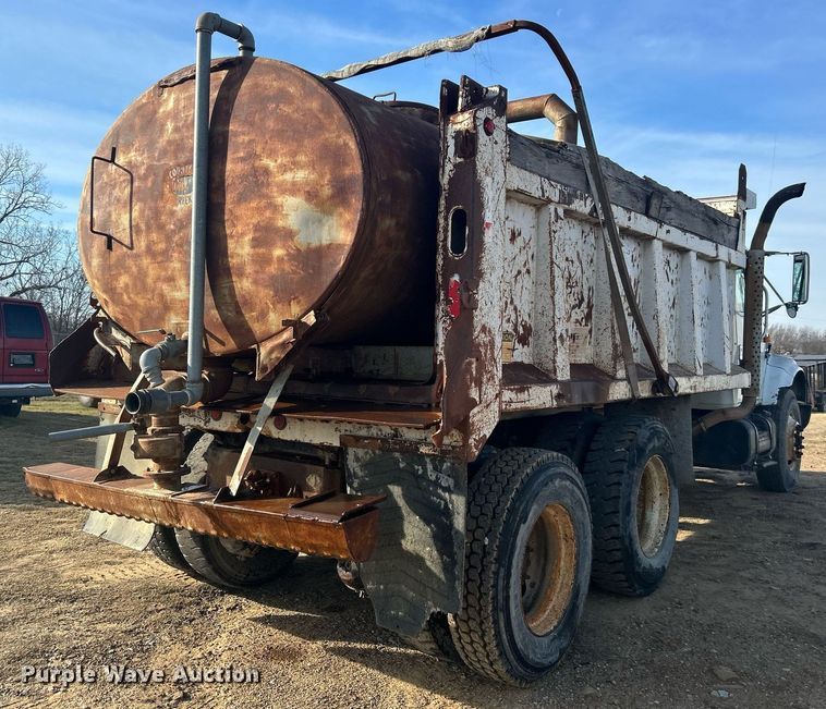 image for item NB9320 1998 International  4900 dump truck