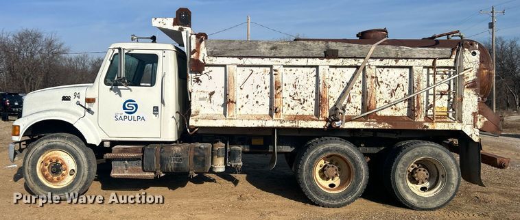 image for item NB9320 1998 International  4900 dump truck