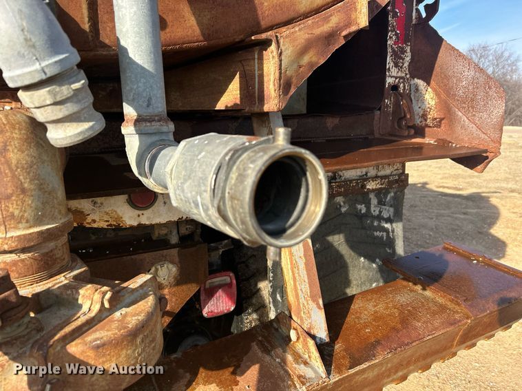 image for item NB9320 1998 International  4900 dump truck