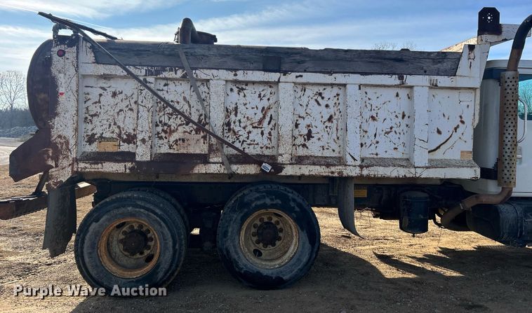 image for item NB9320 1998 International  4900 dump truck