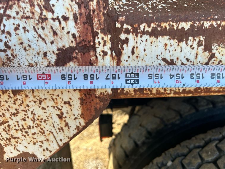 image for item NB9320 1998 International  4900 dump truck