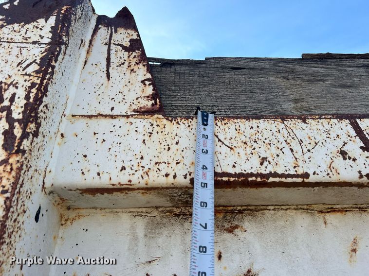 image for item NB9320 1998 International  4900 dump truck