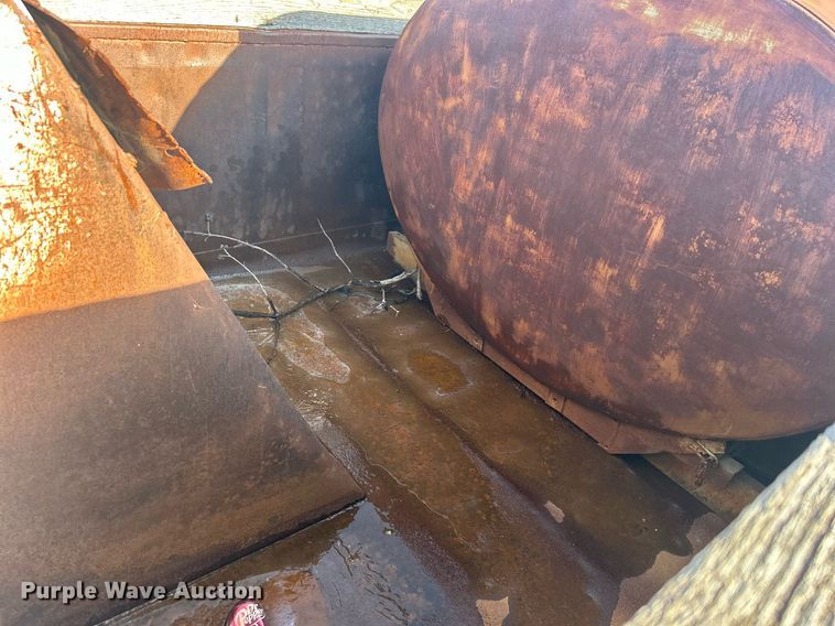 image for item NB9320 1998 International  4900 dump truck