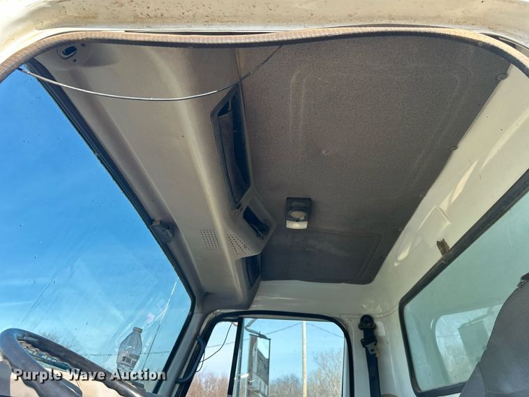 image for item NB9320 1998 International  4900 dump truck