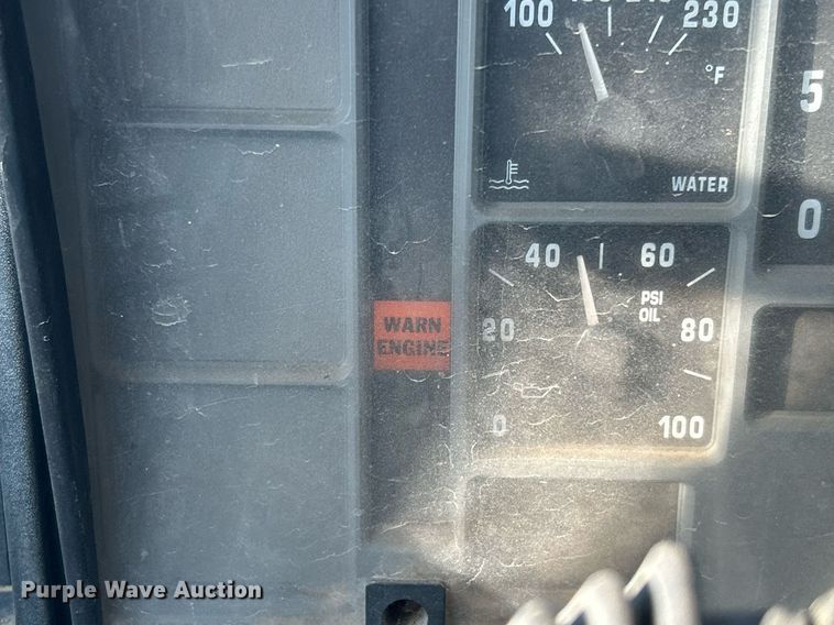 image for item NB9320 1998 International  4900 dump truck