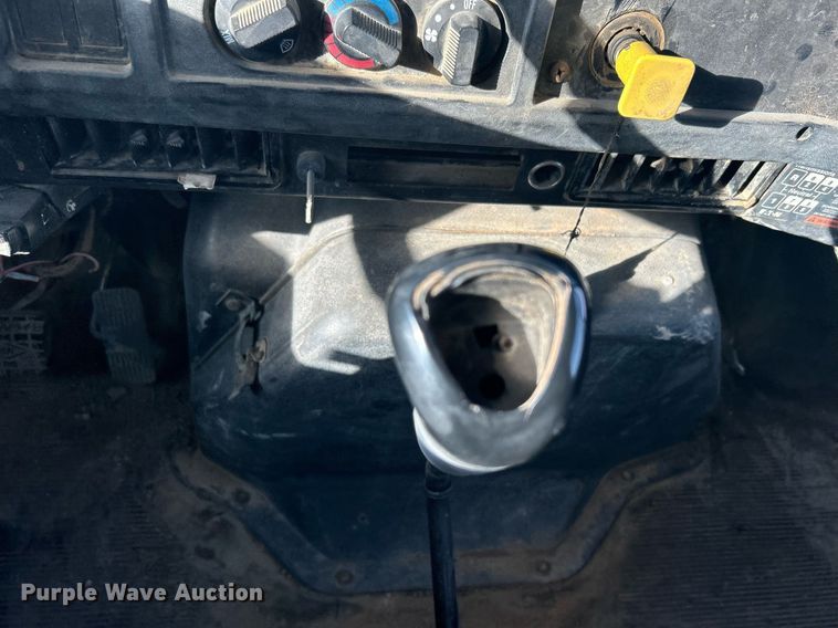 image for item NB9320 1998 International  4900 dump truck