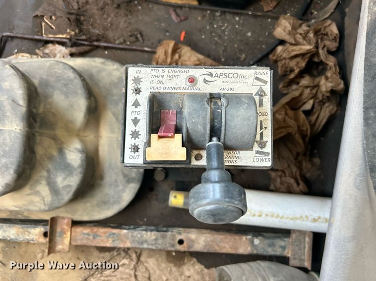 image for item NB9320 1998 International  4900 dump truck