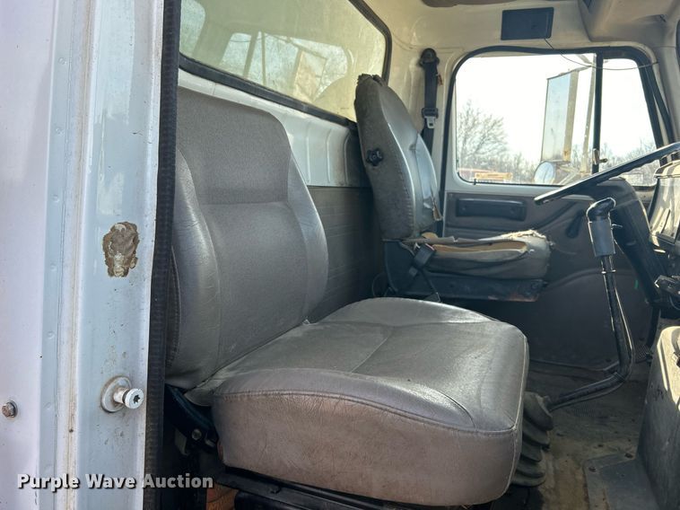 image for item NB9320 1998 International  4900 dump truck