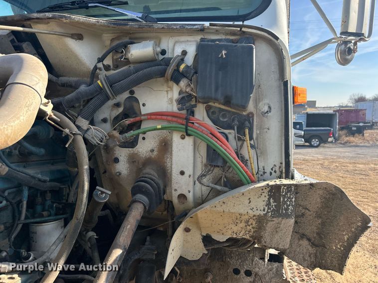 image for item NB9320 1998 International  4900 dump truck